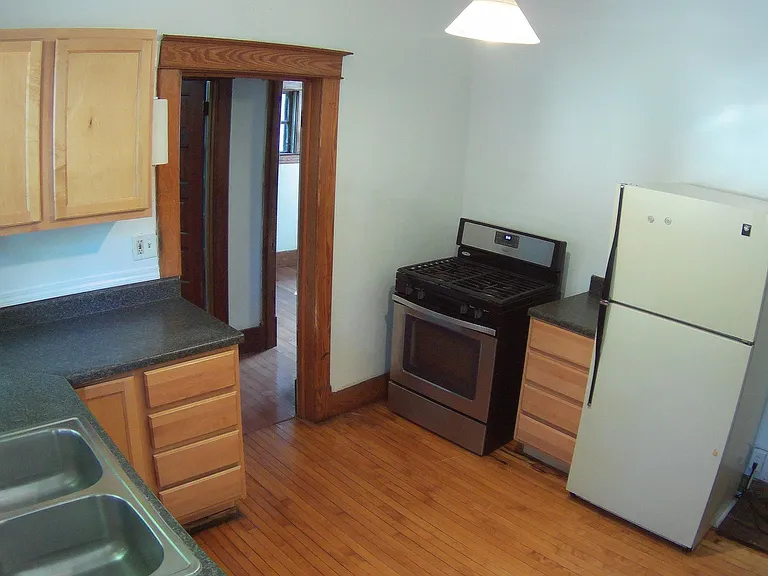 715 W Lovell St — Photo 8