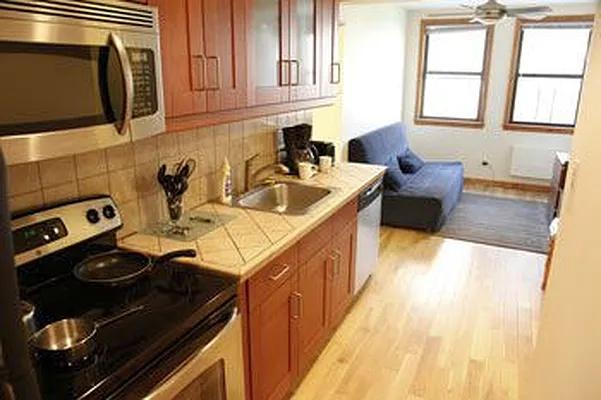 Rented by Easy Rental LLC | media 81