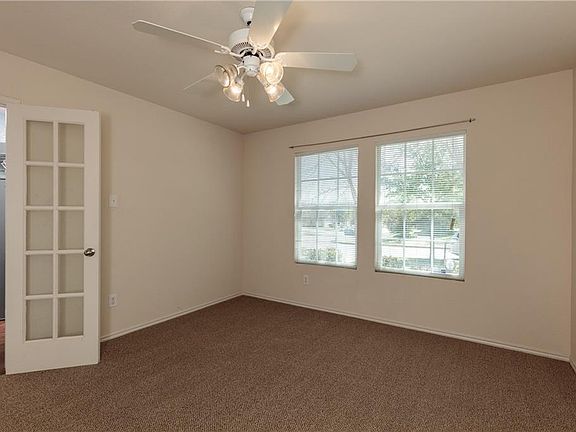 5th image of 905 Moss Glen Trl
