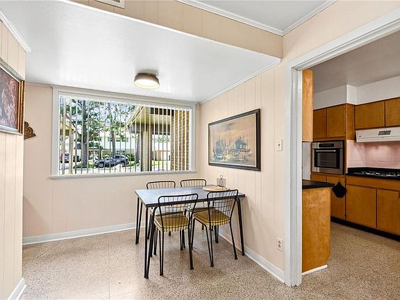 5th image of 2655 Hyman Pl