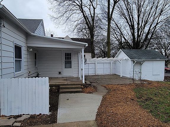 2nd image of 109 S Main St