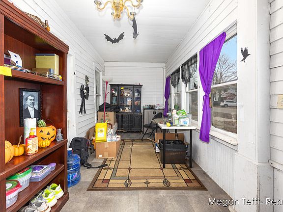 2nd image of 116 Grant St