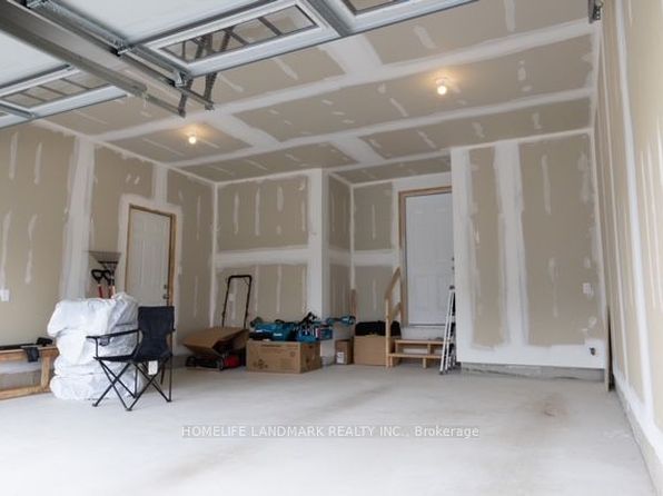 8 Venture Way, Thorold, ON L2V 0G9