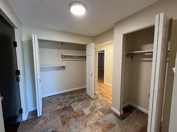 4th image of 7225-7247 Beacon Hill Dr #7225