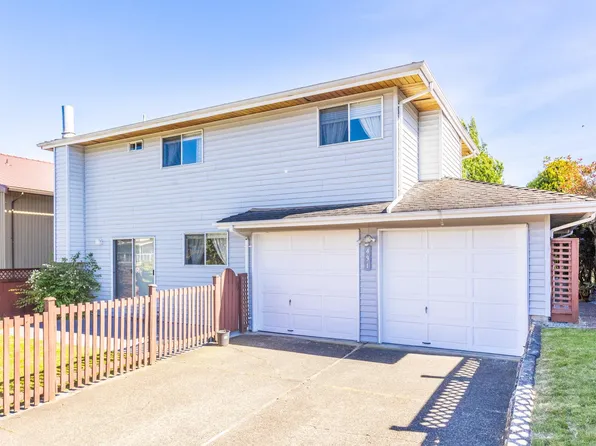 431 Glenbrook Dr, New Westminster, BC V3L 5J3