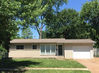 895 Gladiola Dr, Florissant, MO 63031