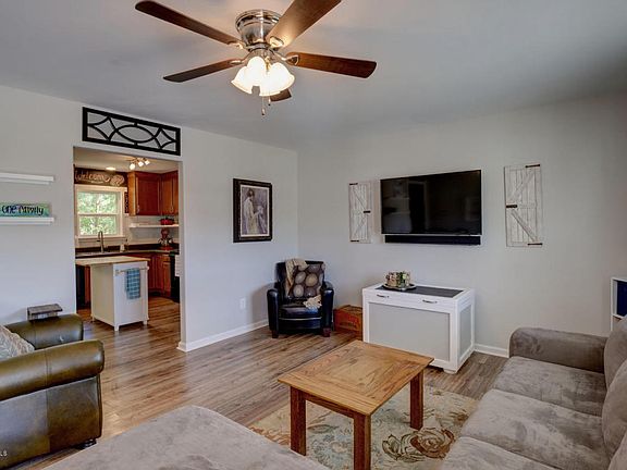 5th image of 535 Sunset Point Dr SE