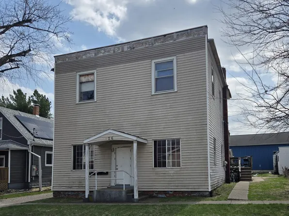 526 E Walnut St, Canton, IL 61520