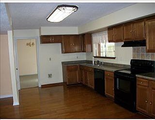 3rd image of 3768 Tara Dr