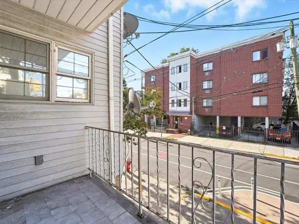 56 Poplar Street image 14 of 24