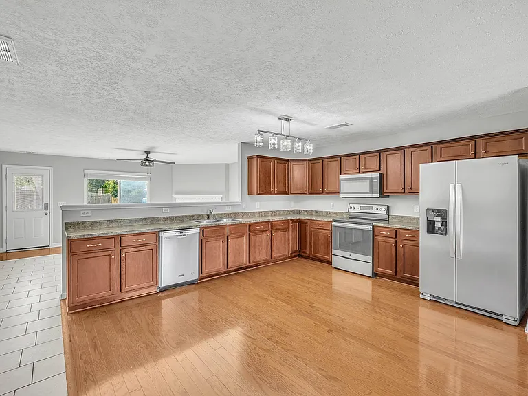 3418 Blaze Dr — Photo 26