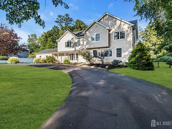 5th image of 46 Shephard Dr