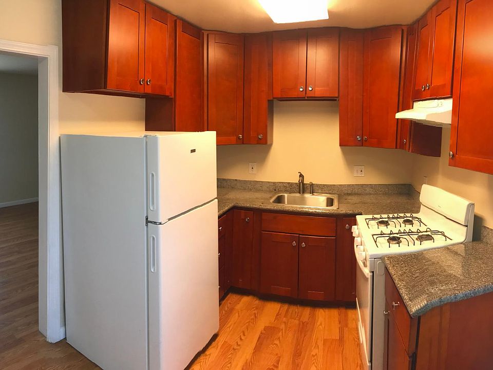 1st image of 680 Oakside Ave APT 4