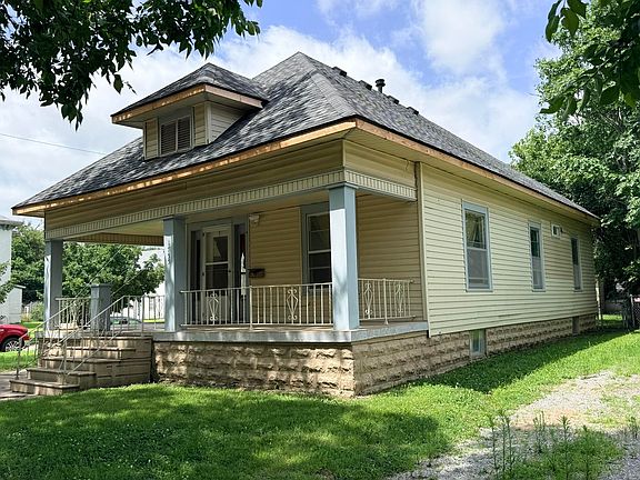 3rd image of 1755 S Wichita St
