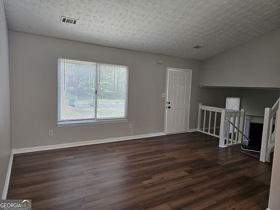 2nd image of 447 Sherwood Cir