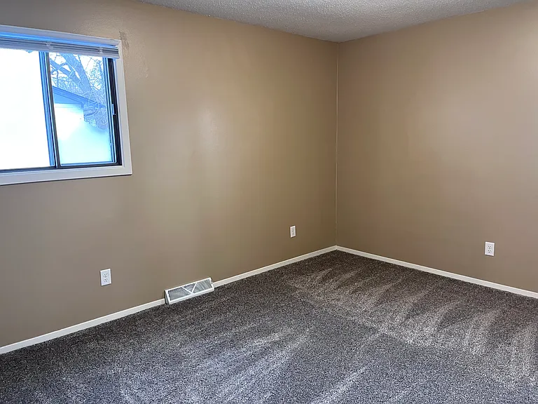 704 W Bailey St — Photo 10