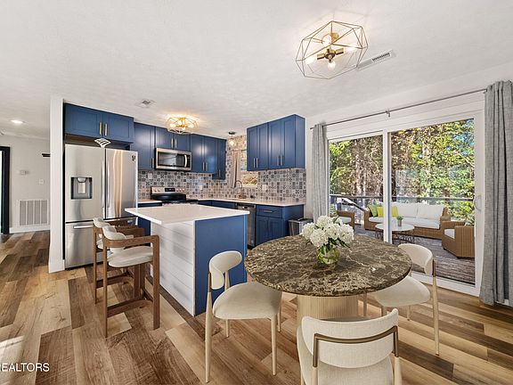 3rd image of 6513 Trousdale Rd
