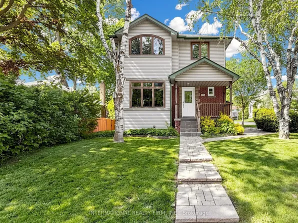 200 Burndale Ave, Toronto, ON M2N 1T3