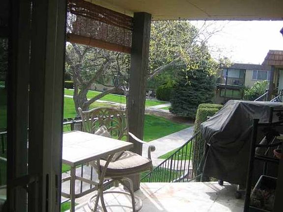 2nd image of 2912 W Hood Ave Unit D203