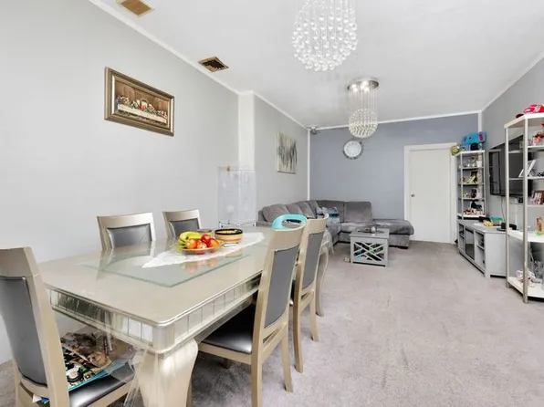 6018 Bleecker Street image 16 of 26