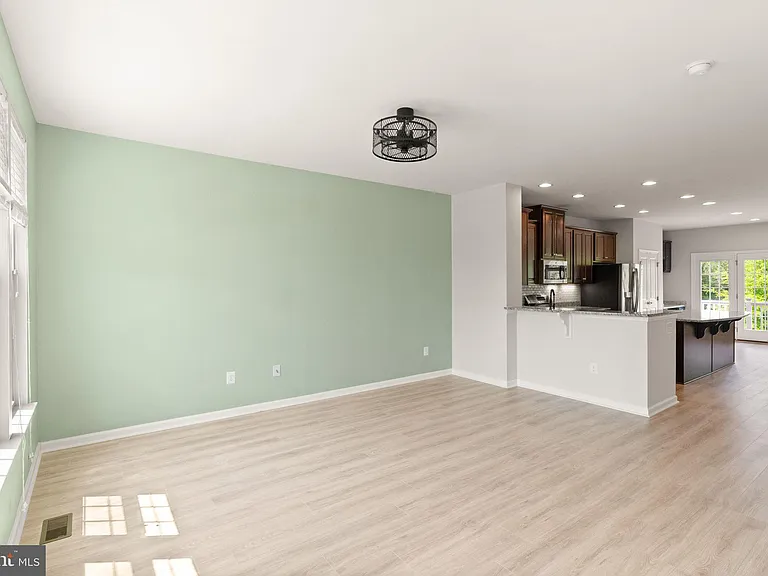 36 Madison St — Photo 11