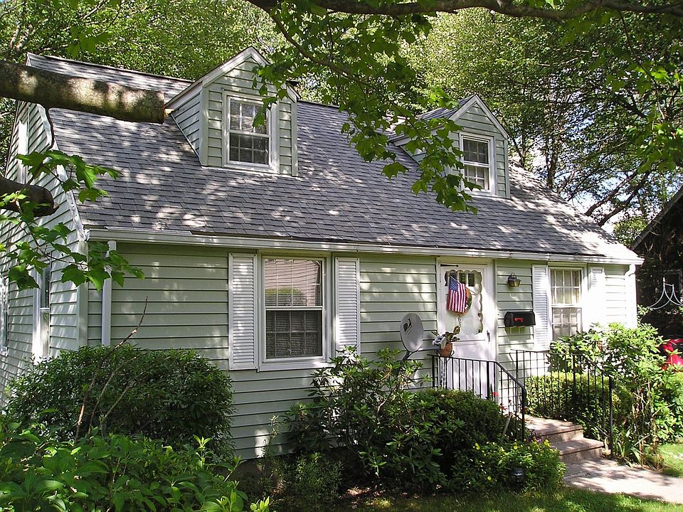 2nd image of 265 N Hoadley St