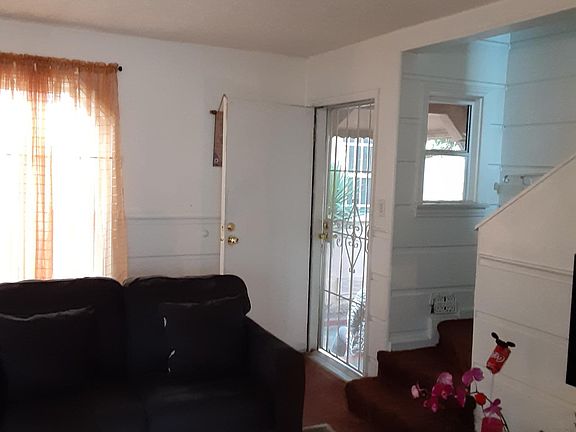 5th image of 1026 W 85th St