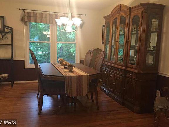 3rd image of 1387 Redwood Cir