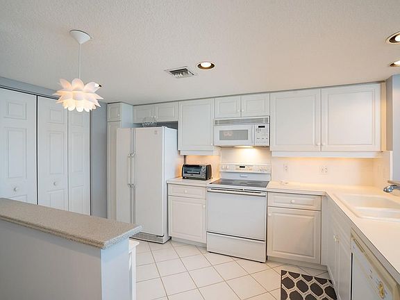 4th image of 5051 N Highway A1a APT 3-5