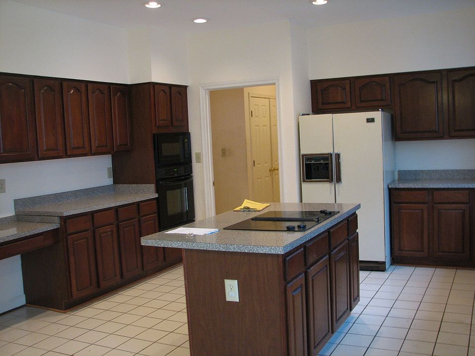 2nd image of 9009 Doris Dr