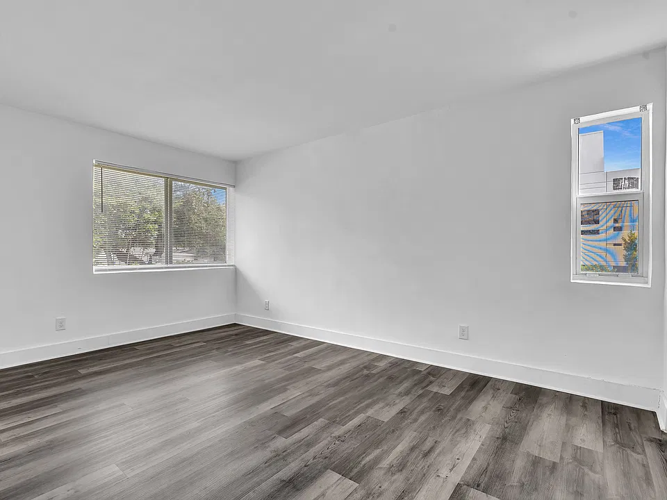 1000 NW 95th Ter #202