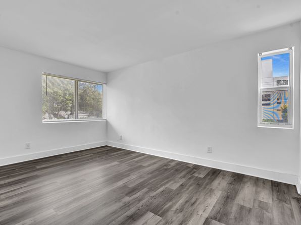 1000 NW 95th Ter APT 202
