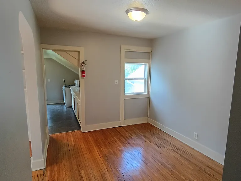 721 E 13th St #4 — Photo 3