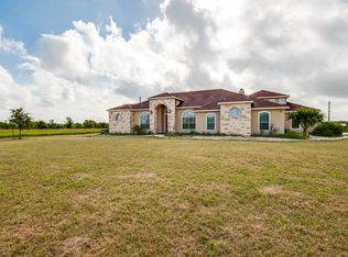 1833 Skyview Dr, Floresville, TX 78114