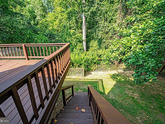 4th image of 9532 Hickoryhurst Dr