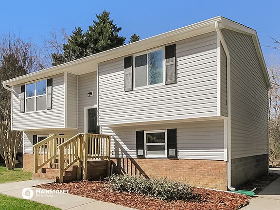 5th image of 8218 Ivy Hollow Dr