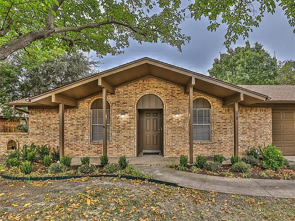 3rd image of 201 Lakeway Dr