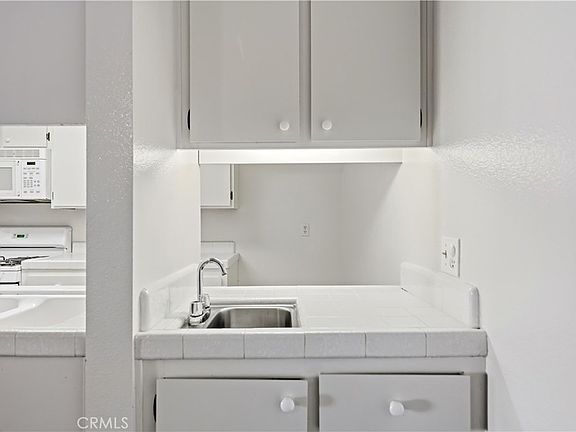 4th image of 2501 S El Camino Real #23