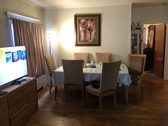 3rd image of 25 E Broad St APT 2