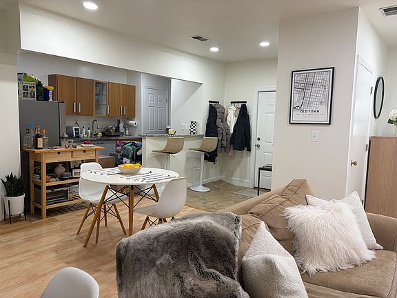 5th image of 101 Harvard St APT 4