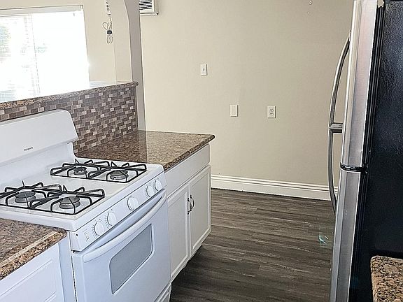 2nd image of 850 S Rosemead Blvd APT 1