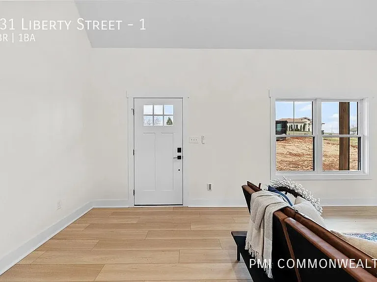 831 Liberty St #1 — Photo 14