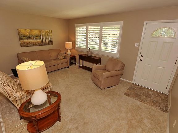 3rd image of 1100 Bluefield Dr