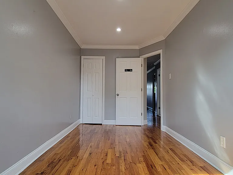 2076 E 55th St #3 — Photo 15