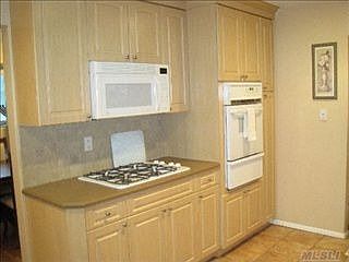 4th image of 2946 Bond Dr
