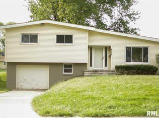4066 25th Ave, Rock Island, IL 61201