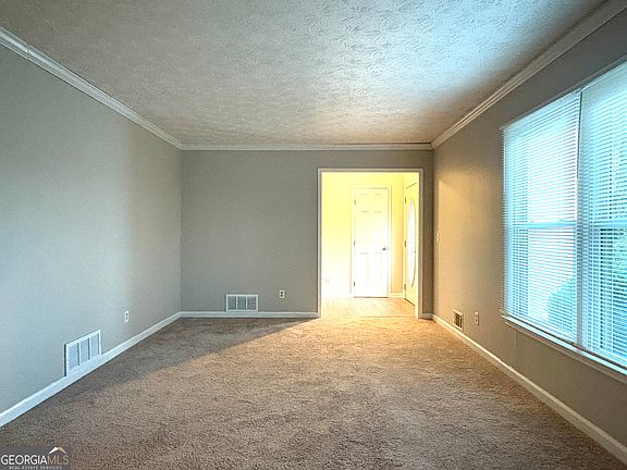 5th image of 2376 Fairview Rd SE