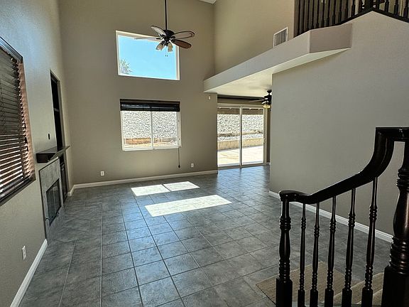 entrance into living area, vaulted ceilings