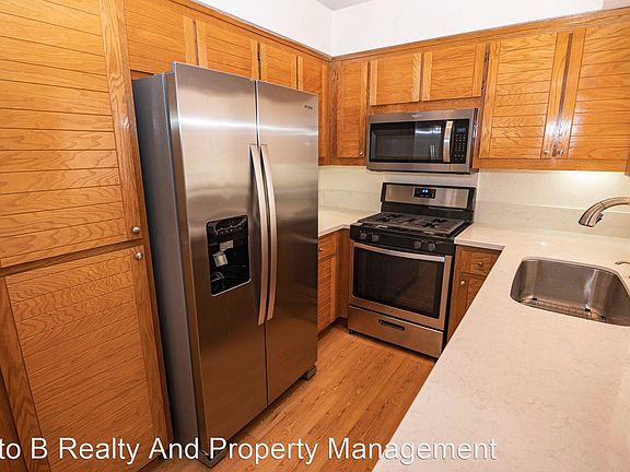 3rd image of 6937 Rodling Dr Unit H