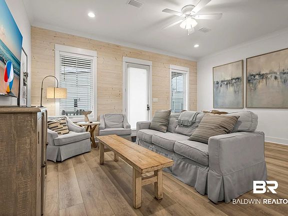 5th image of 5 Westgate Cir